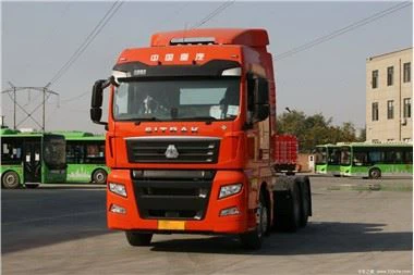 Kasutatud Sinotruk SITRAK 6×4 G7 traktorihaagis