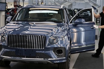 Bentley lükkab elektrisõidukite üldise plaani edasi